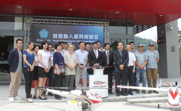 智慧無人載具實驗室揭牌　政大、經緯共創產學合作典範