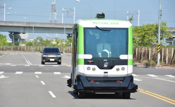 彰化縣綠能產業展示　無人車開放試乘