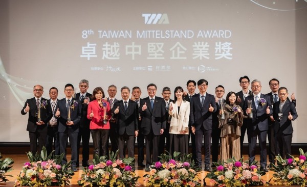 Synology群暉科技榮獲第八屆卓越中堅企業獎