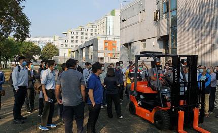 預防操作盲區，高市勞工局推廣堆高機智能車載安全系統