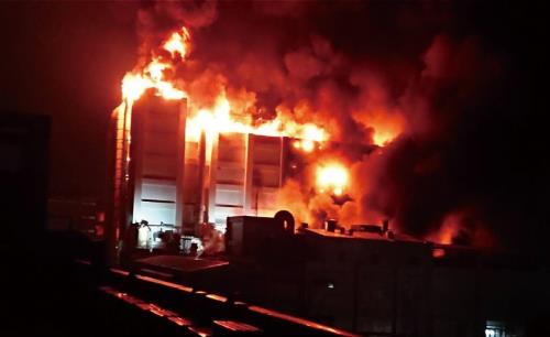 面對工廠火災，如何有效提升消防人員救災安全？