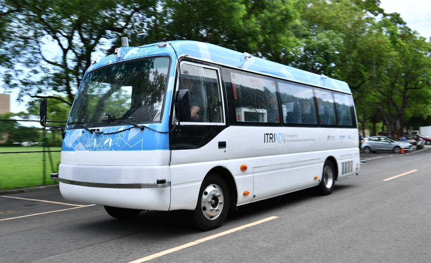 工研院自駕中巴及自駕商用車亮相　建立國產自駕車產業鏈