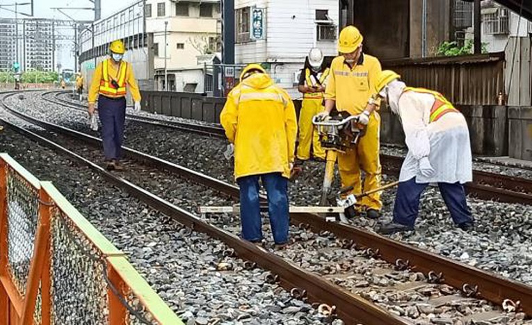 南鐵地下化工程　強化土堤路基確保營運安全