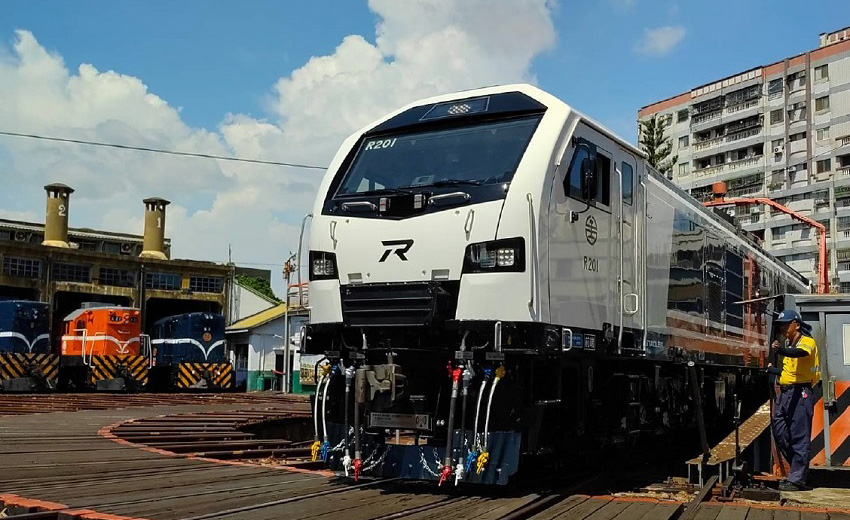 台鐵局首購歐系高性能車款R200新柴電機車，7/10正式亮相
